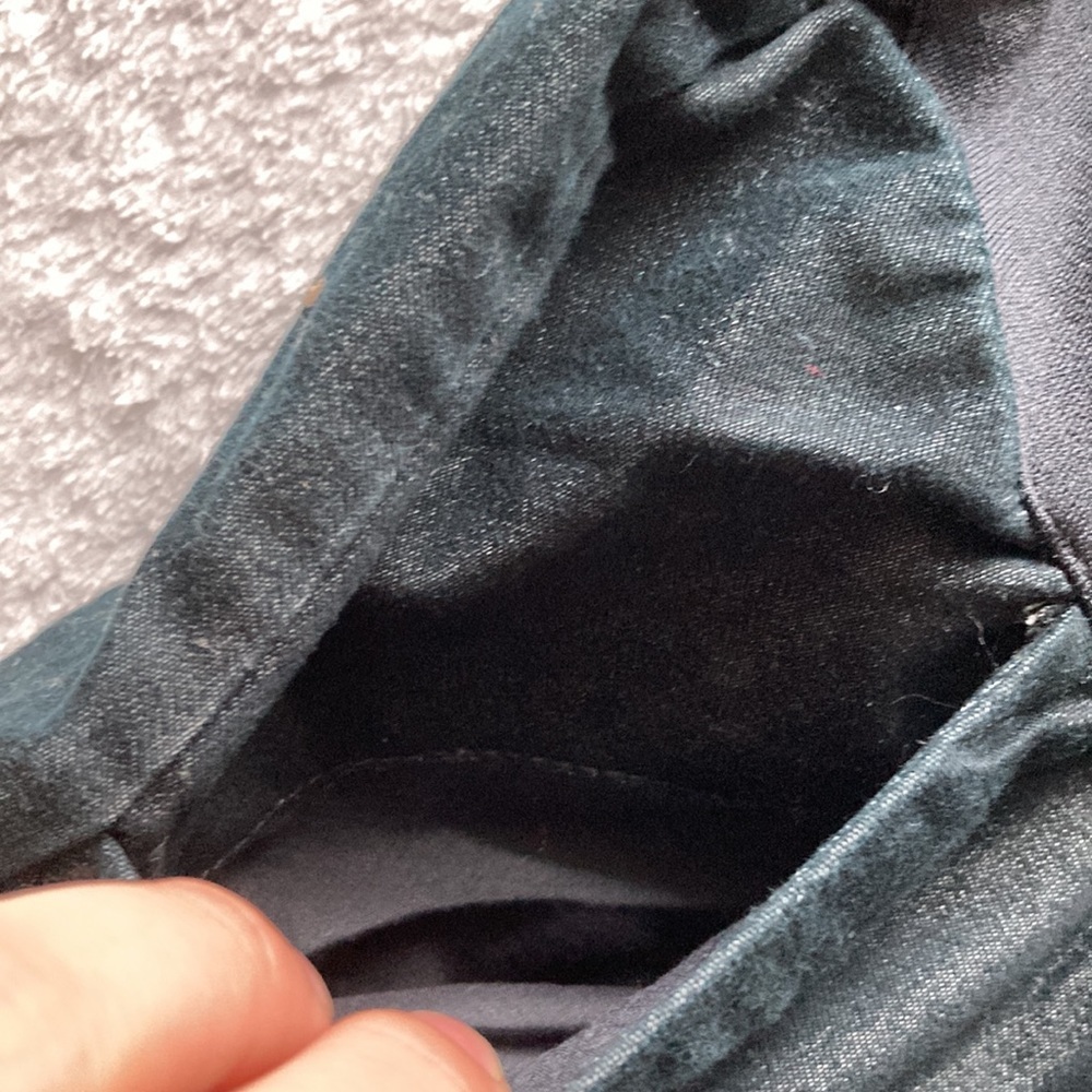 Liz Lange Maternity Shorts - Picture 2 of 5